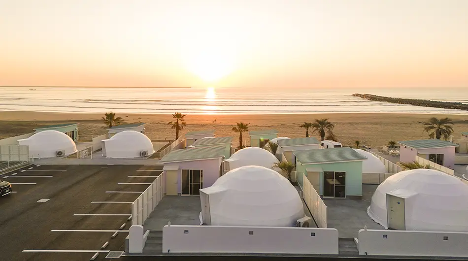 Enjoy your own view of the expansive ocean in this open location!